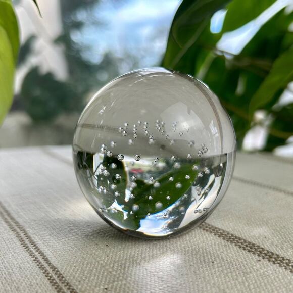 Vintage Mid Century Modern Clear Controlled Bubble Art Glass Paperweight - Picture 4 of 11